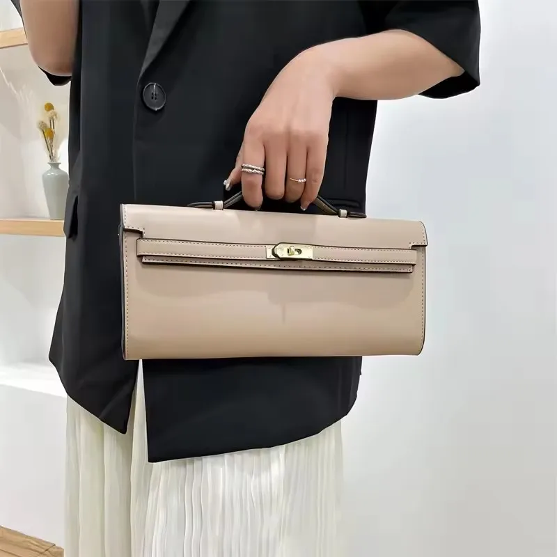 حقيبة يد جلدية كلاسيكية أنيقة للسيدات - مع مقصورات داخلية عالية الجودة من قبل العلامة التجارية الشهيرة #4