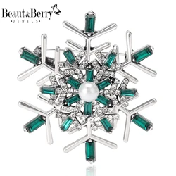 Beaut&Berry Sparkling Rhinestone Snowflake Brooches for Women Christmas Pins Friends Party Gifts Banquet Jewellery Accessories