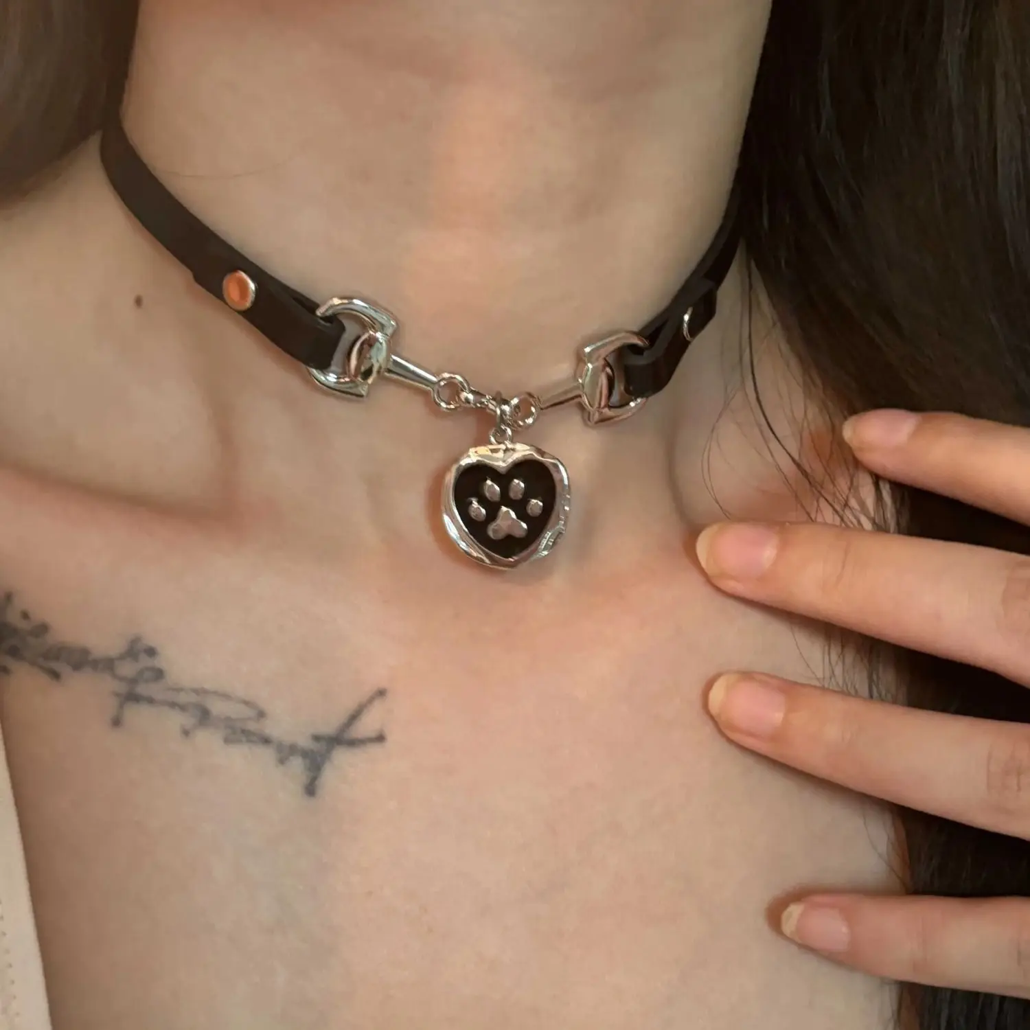 Goth Vintage Y2K Black Heart Leather Necklace For Women Punk Choker Collar Chain Delicate Charm Jewelry Stuff Couple Accessories