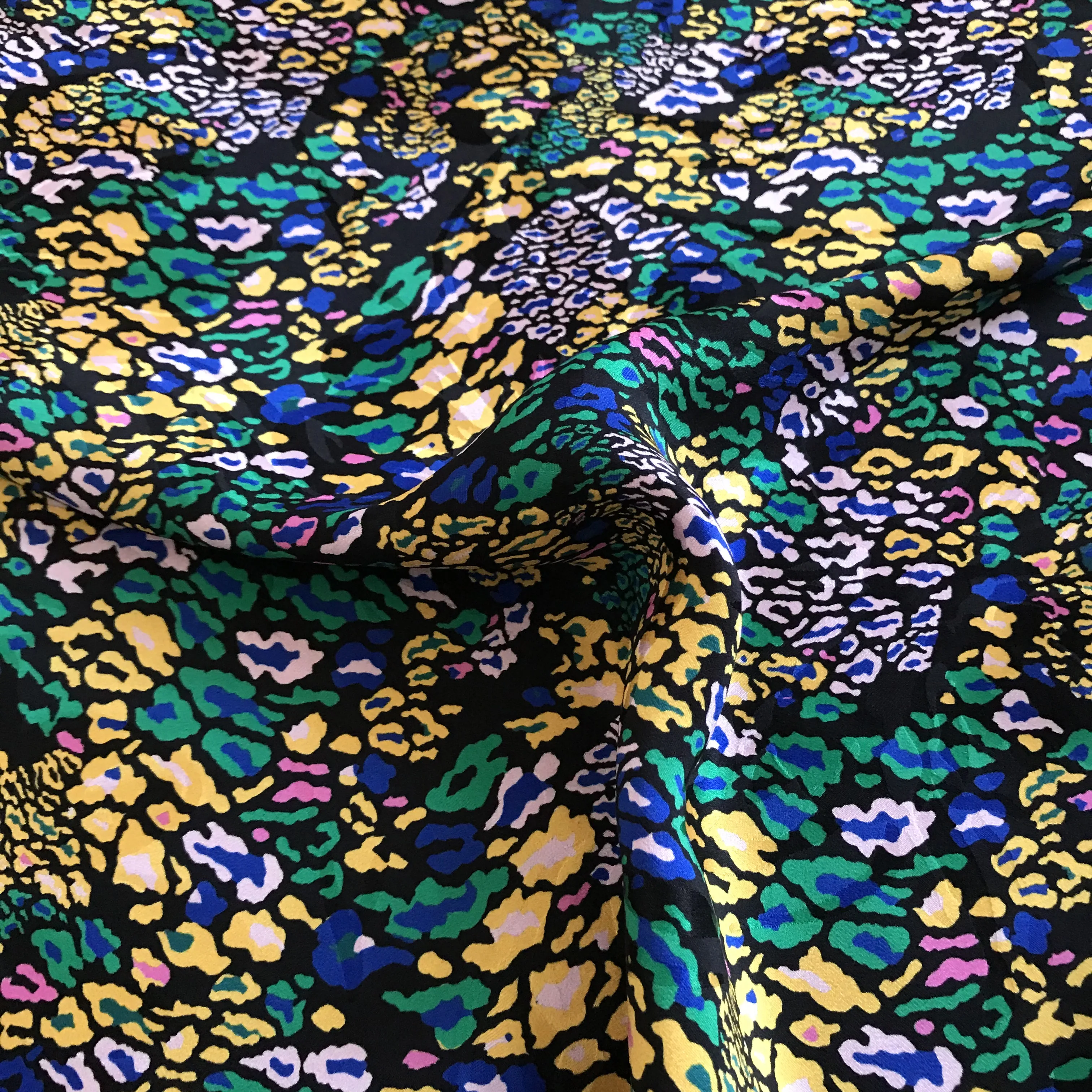 

1 meter 100% Mulberry Silk 19 momme Thick Silk Fabric Blue Floral Printed 138cm 54" wide by the yard XX106