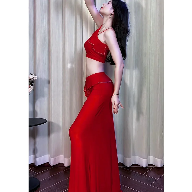 Maßgeschneidertes Bauchtanz-Kostüm-Set für Damen, heißer Diamant, schräge Schulter, Lotusblatt, Rand, Gruppenuniform, Übungsanzug, Kleidung