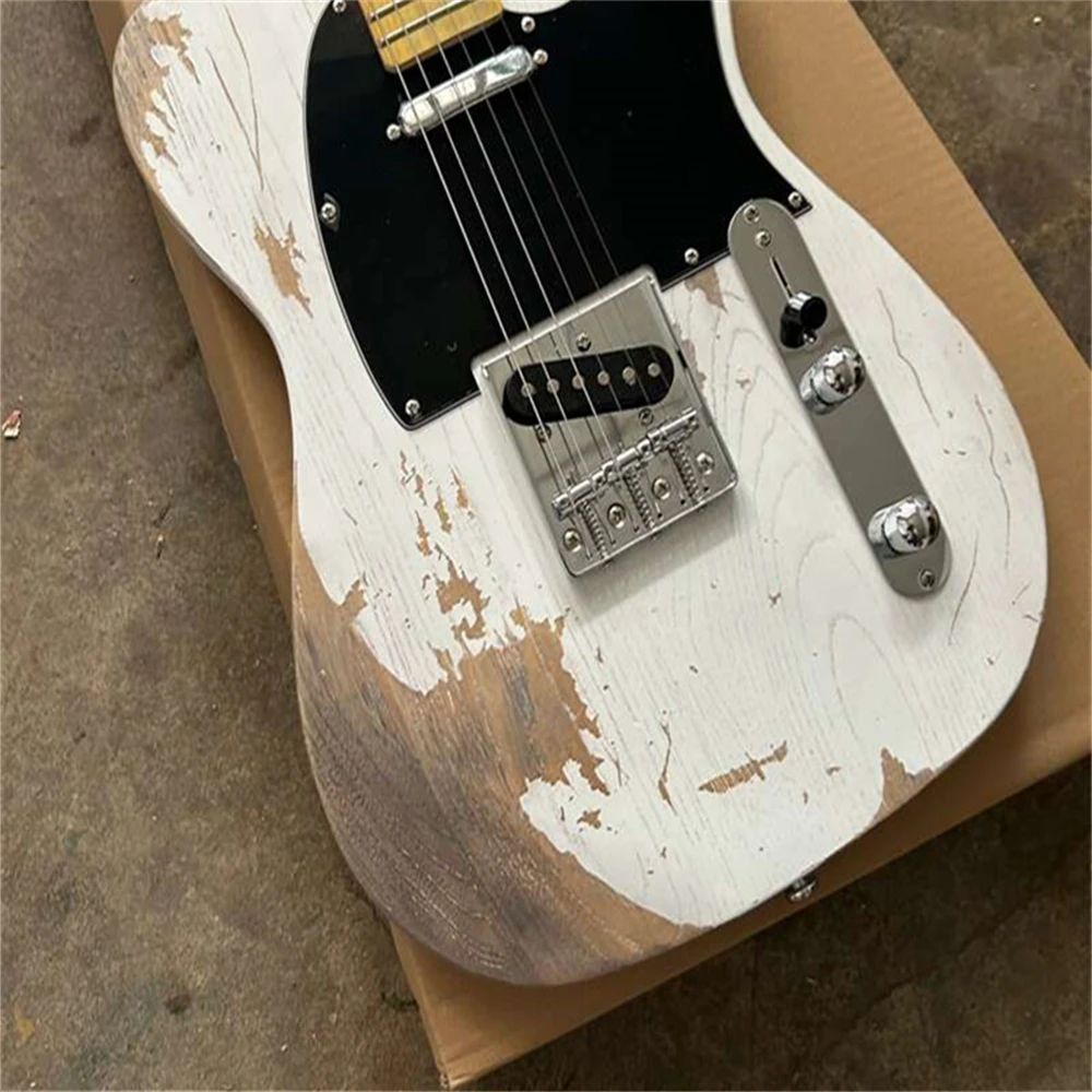 

Heavy relics electric guitar, white， S-H pickups, replaceable white protective cover