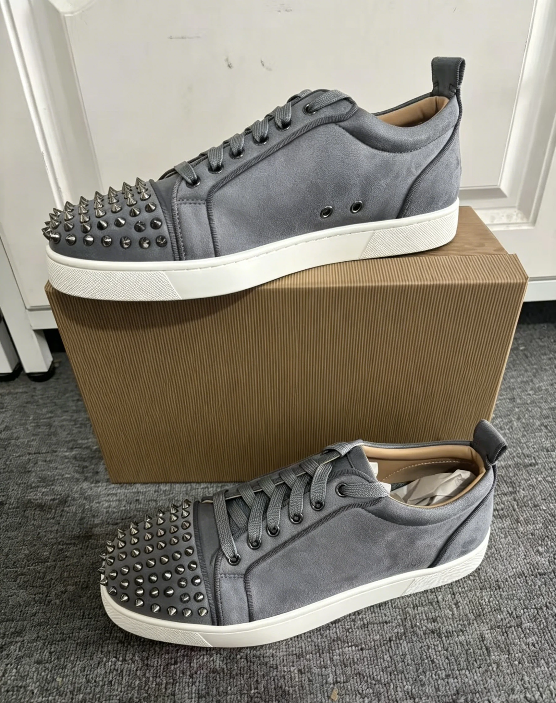 Gray Flannel Leather Red Sole Sneakers For Women Men Round Toe Lace-Up Flat Sole Casual Sports Shoes Unisex Custom 35-46 Size DE view 6