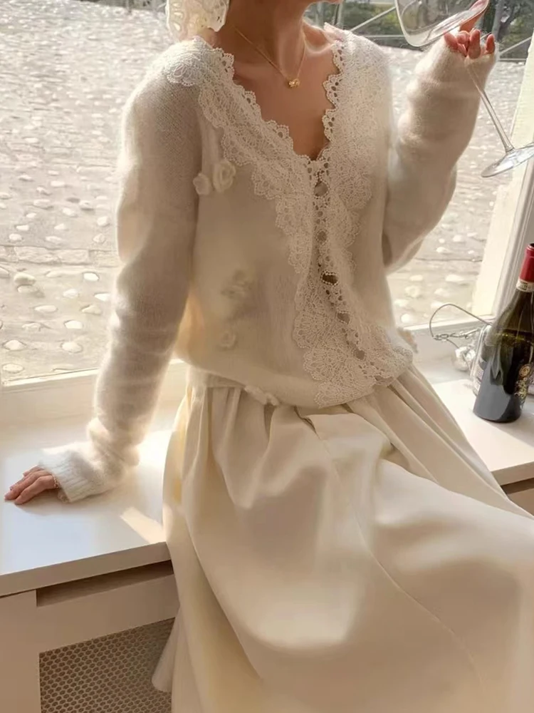

Chic Autumn New Gentle Wind 3D Flower Embellied Splicing Lace V-ne Knitted Open Cardigan Women's Faion Outerwear