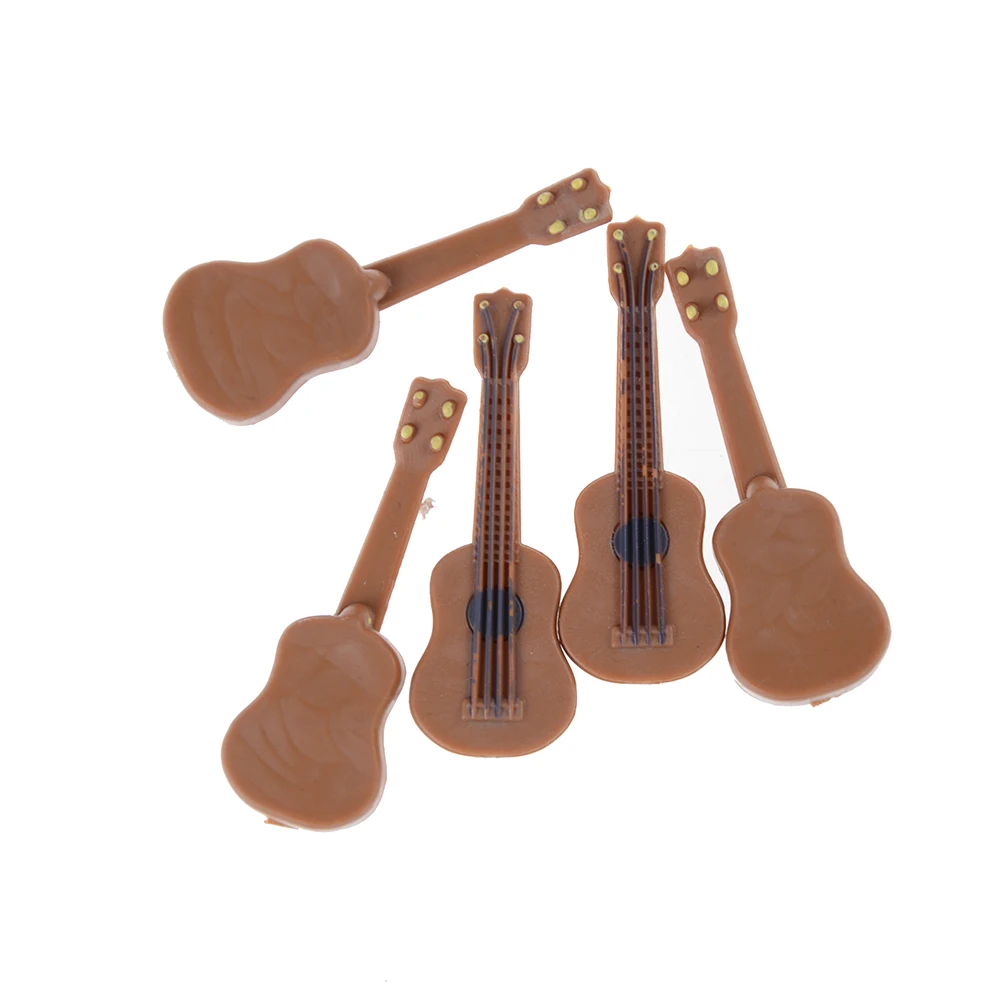 1Pc Casa delle bambole in miniatura Chitarra Violino Modello Mini Simulazione Strumento musicale Chitarra classica Casa delle bambole Accessori per la casa