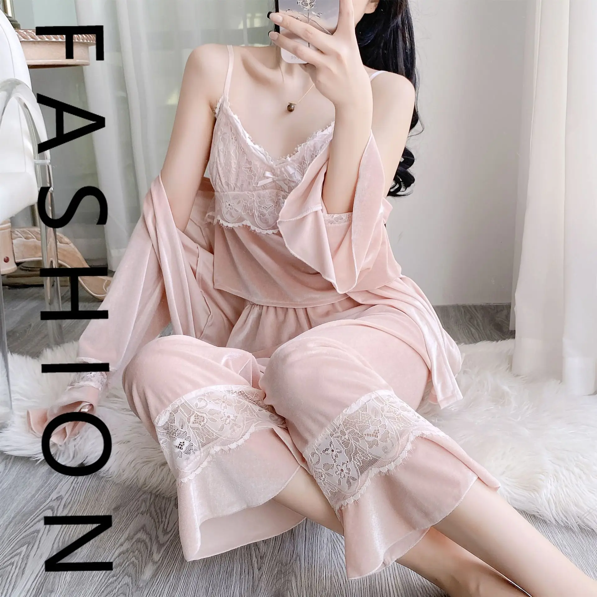 

Pajamas women's 2024 new autumn and winter golden velvet three-piece set with chest pad spring and autumn sexy suspender nightgo