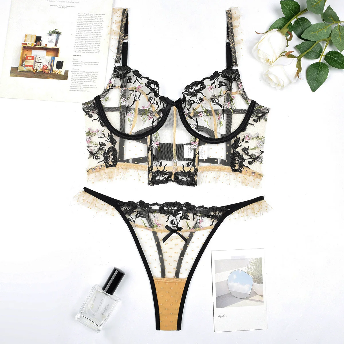 

Сексуальный кружевной эротический комплект, женское нижнее белье с цветочной вышивкой, бюстгальтер-стринги, элегантное прозрачное нижнее белье, порно костюм, сексуальные костюмы