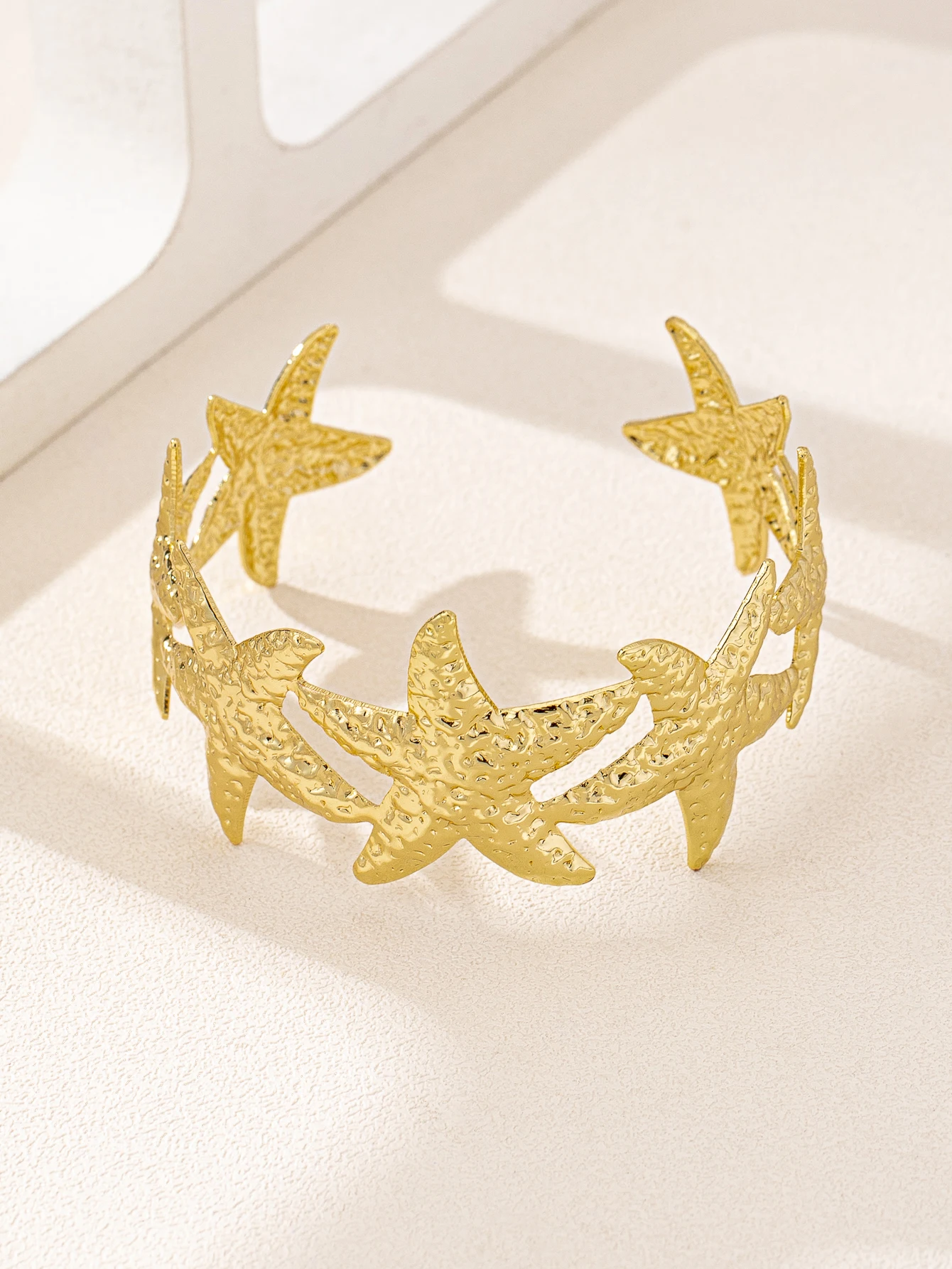 1 Simple Elegant and Versatile Retro Fashion Starfish Bracelet
