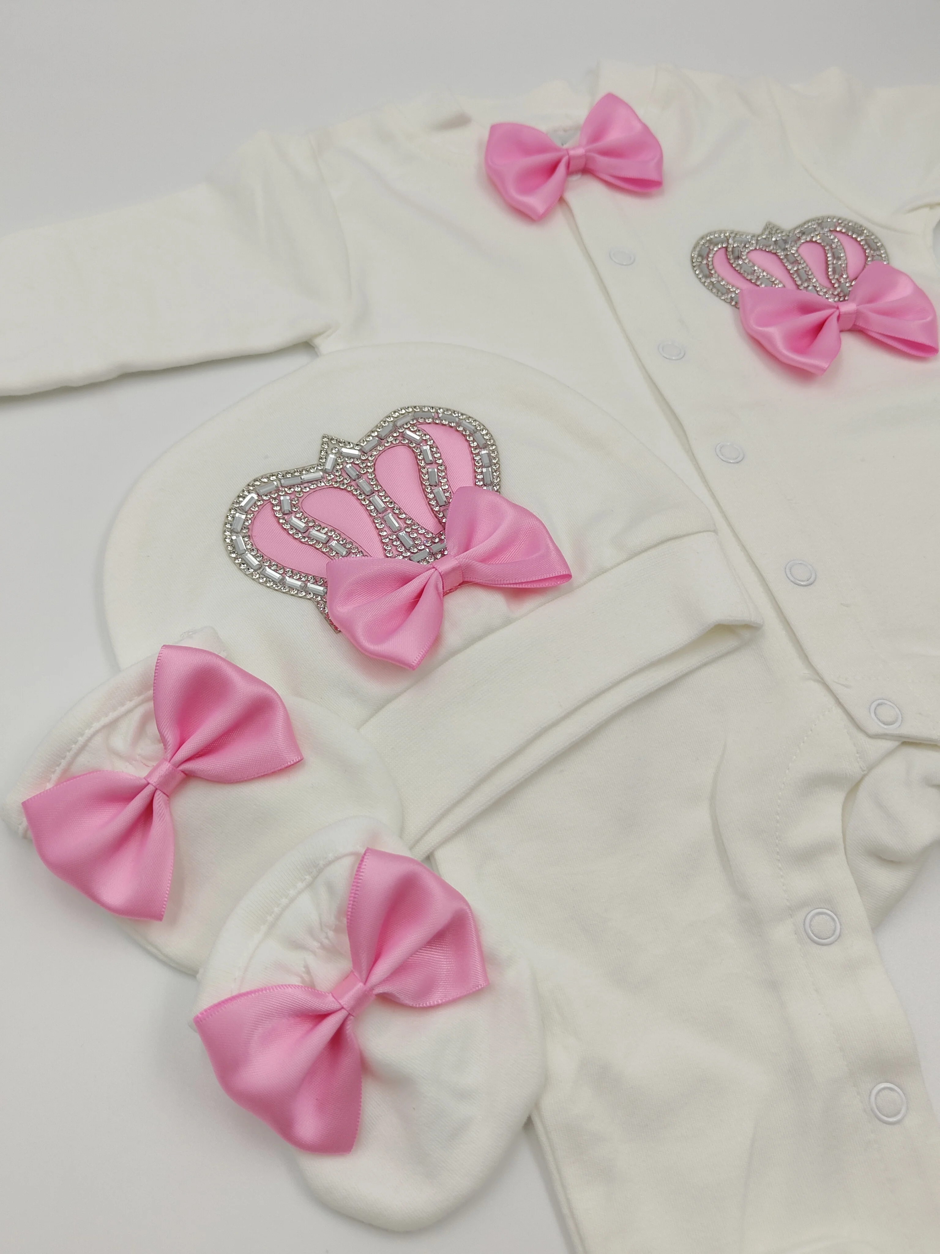 Dollbling Pink & Silver Crown 4-Piece Set For 0-3-Month Baby Girls – Romper, Hat, Gloves, Shoes, Bow Accents, Customizable Name