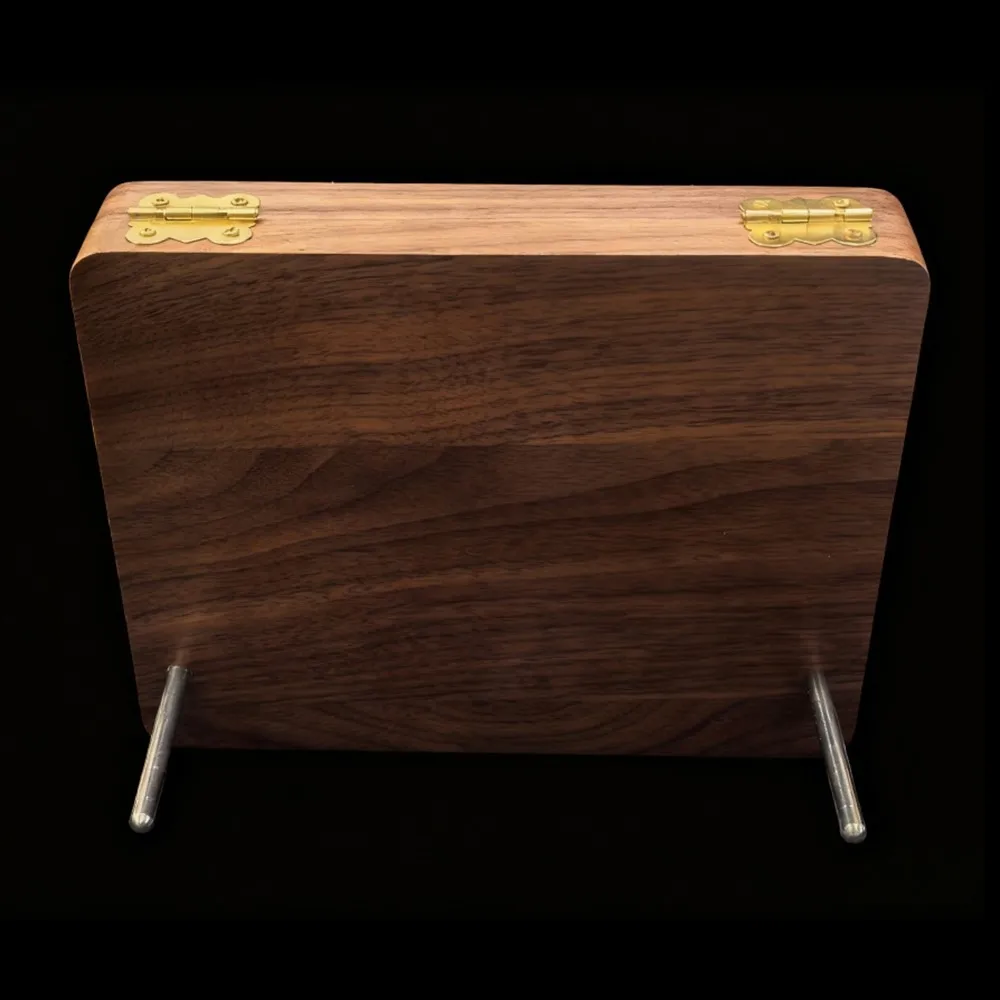 กล่องเก็บของพร้อมล็อคแบบไจโร สำหรับใส่ฟิดเจ็ตสปินเนอร์ ขนาด 24.5 มม. สีดำวอลนัท