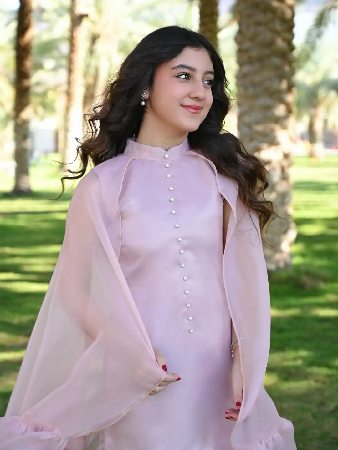 Prinzessinnenkleid für Blumenmädchen in Rosa für Hochzeiten, hochgeschlossenes A-Linien-Kleid aus Satin, knielang, Taufkleider für Kleinkinder, Erstkommunionkleider, maßgeschneidert