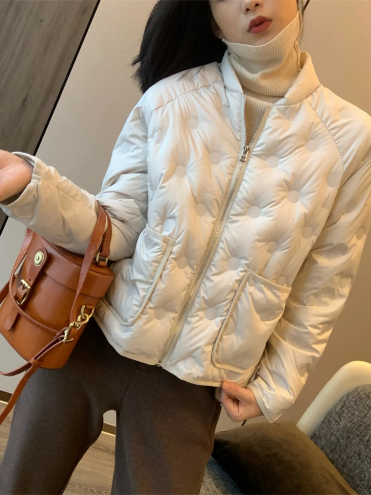 가볍고 따뜻한 화이트 다운 스탠드 칼라 자켓 얇은 섹션 90% 다운 퀼팅 조끼 여성용 아우터웨어