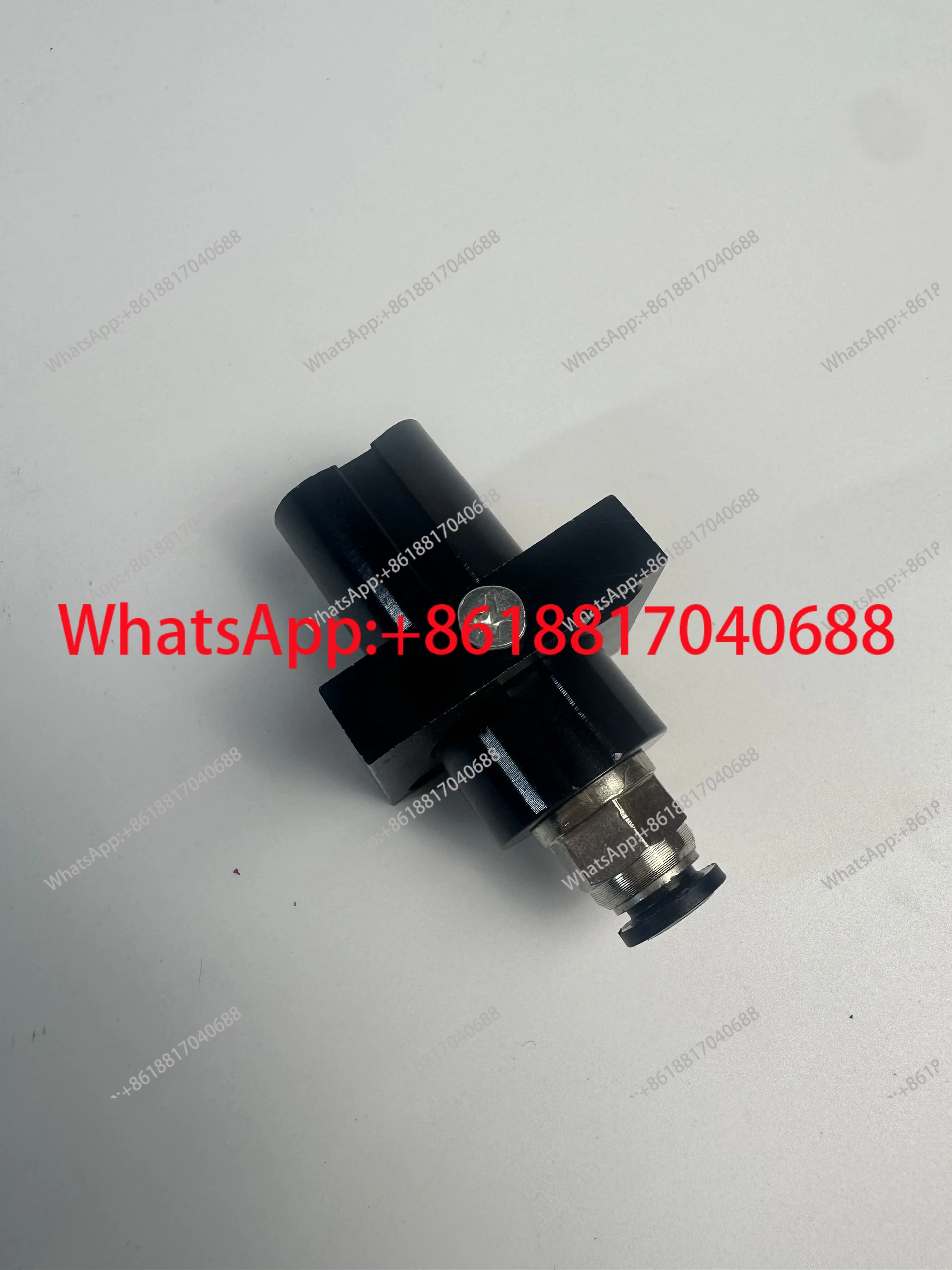 Special nozzle for micro lubrication circular saw nozzle three-point oil spray lubrication nozzle