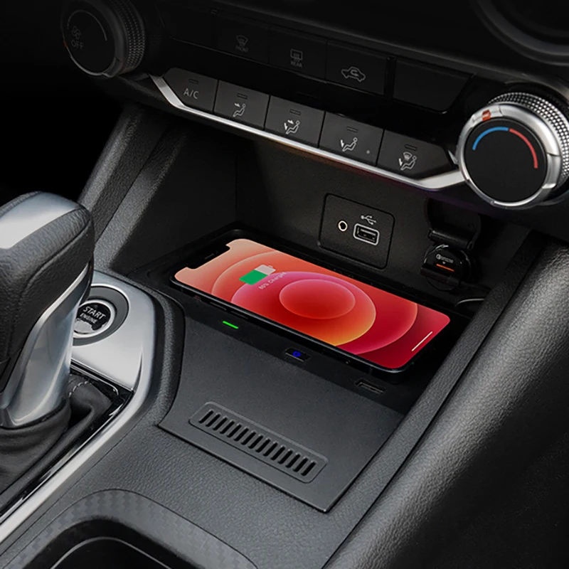Car wireless charger for Nissan Sylphy Sentra 2020 2021 2022 2023 wireless phone charger charging pad plate charging holder