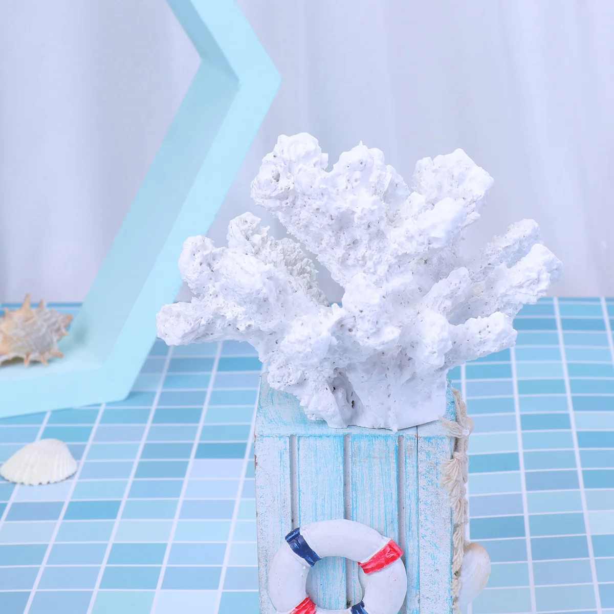 

1Pcs White Resin Simulation Coral Ornament Realistic Artificial Coral Decoration Mediterranean Aquarium Fish Tank Adornment