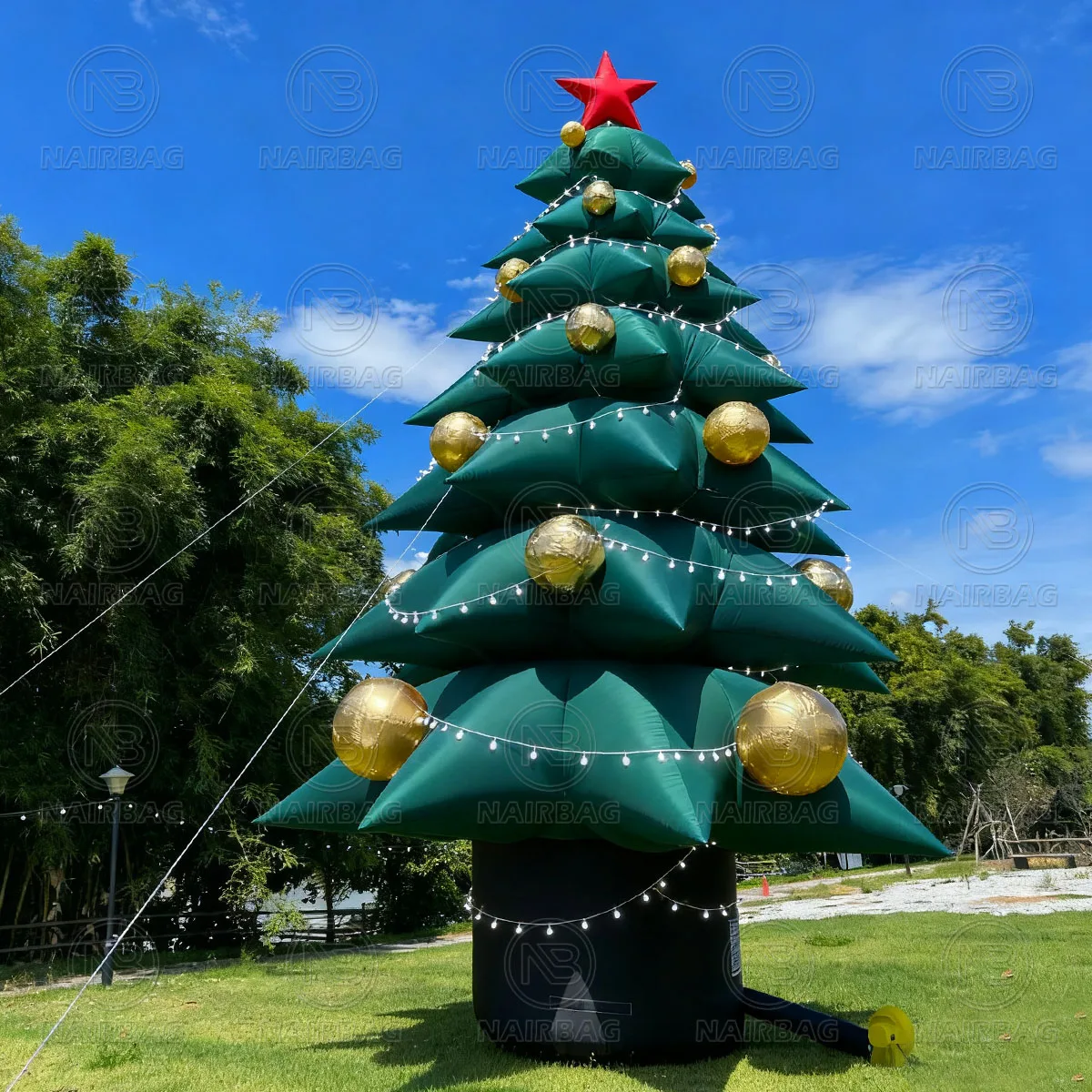 Árbol de Navidad inflable gigante Árbol de Navidad Publicidad al aire libre Dibujos animados 20 pies 22 pies 25 pies 26 pies 30 pies 33 pies Decoración de árbol de Navidad inflable