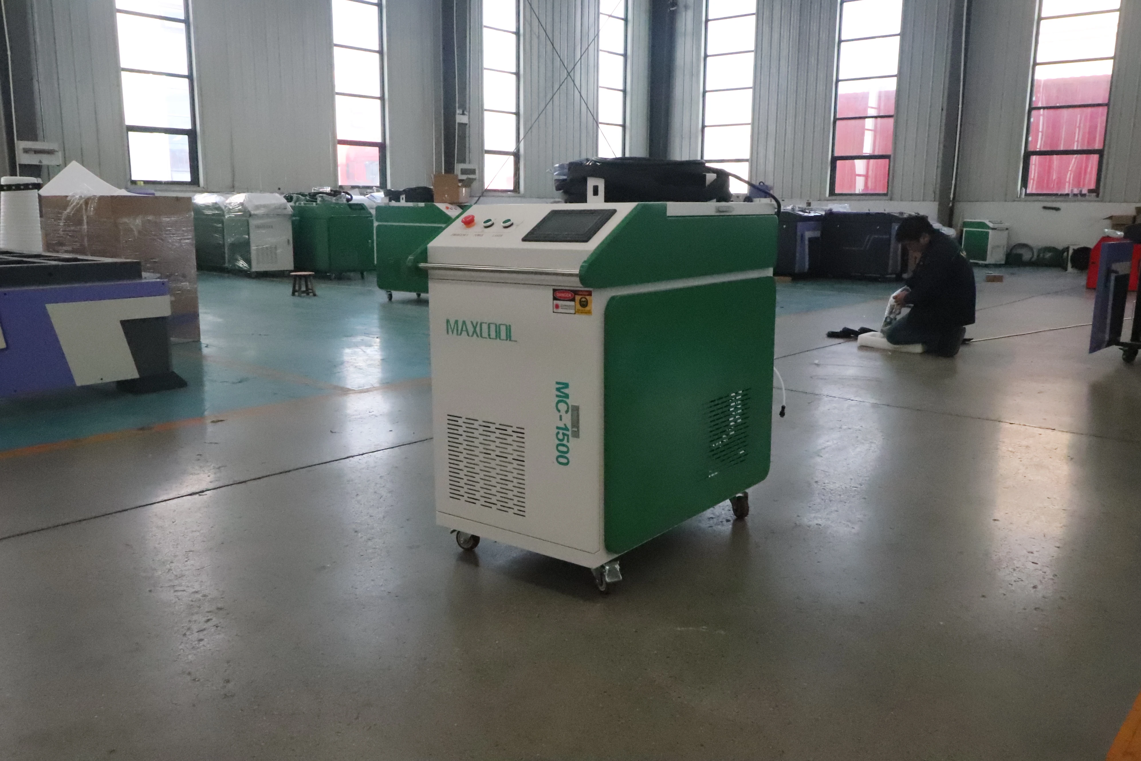 Machine de nettoyage laser à f - Fiber Laser Cleaning Machine 1000W avis et prix