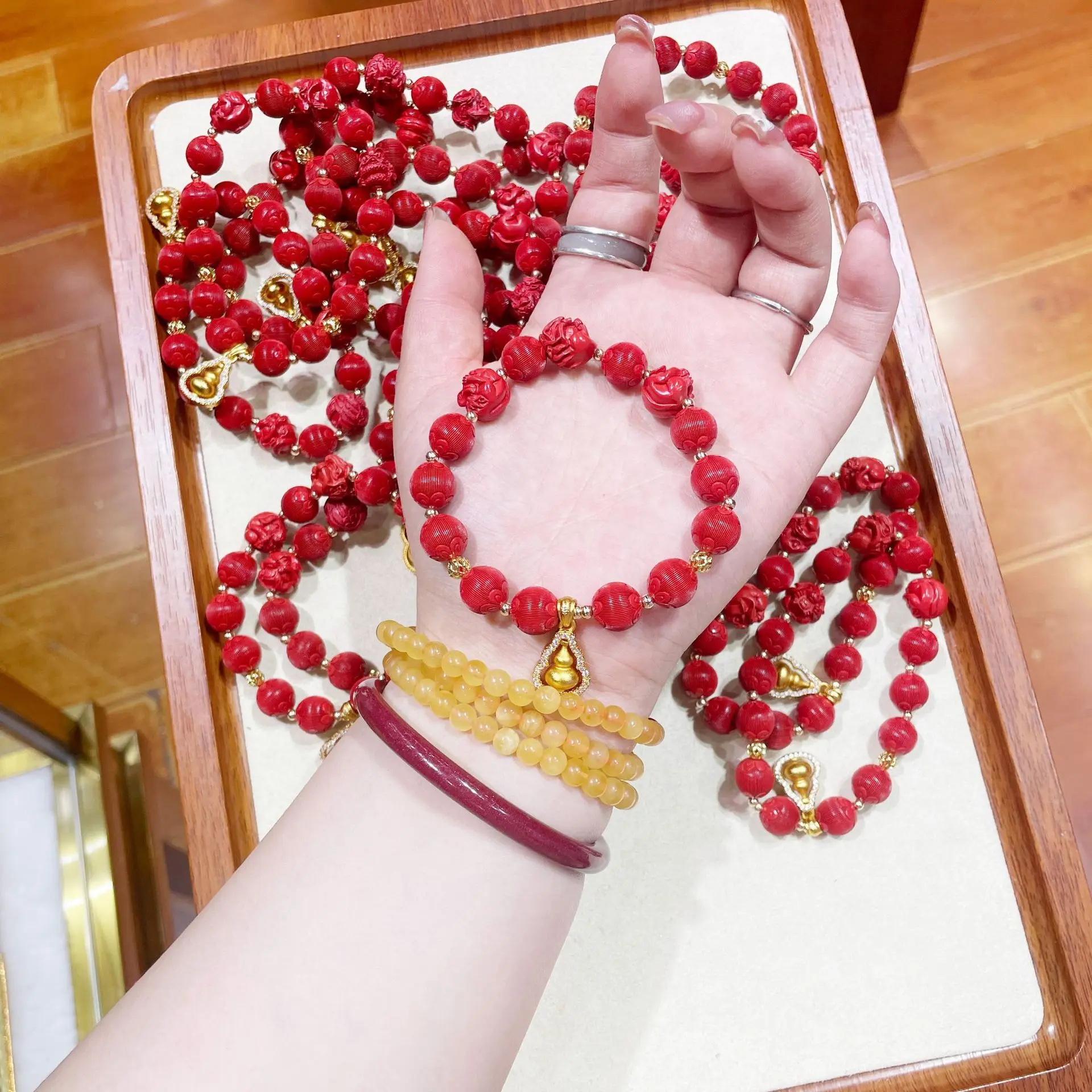 bracelet-de-sable-volant-d'eau-trois-en-un-cinabre-haute-teneur-gourde-ornement-de-main-de-fortune-annee-du-zodiaque-style-chinois