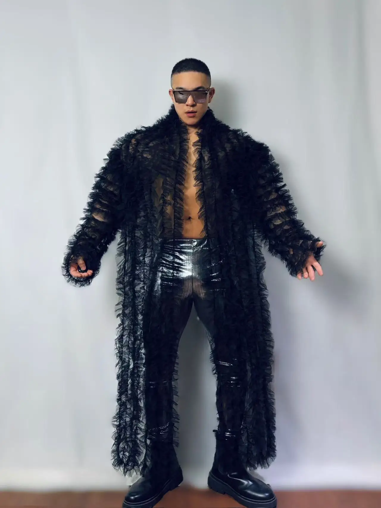 الرجال المغني بار ملهى ليلي الحفل المرحلة زي أسود أبيض رقيق الشاش عباءة السراويل الضيقة مجموعة الرائدة الرقص نموذج المنصة العرض