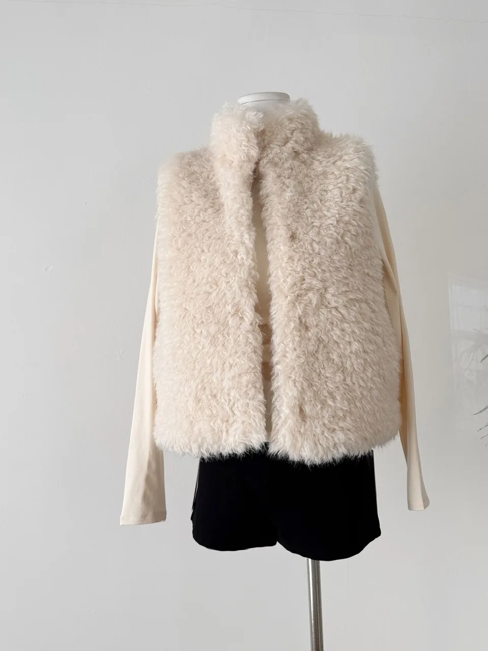 

Oversized Winter Faionable Camere Fur Vest Warmth Sli eep Velvet Jaet Women's Vest Polyester Fiber