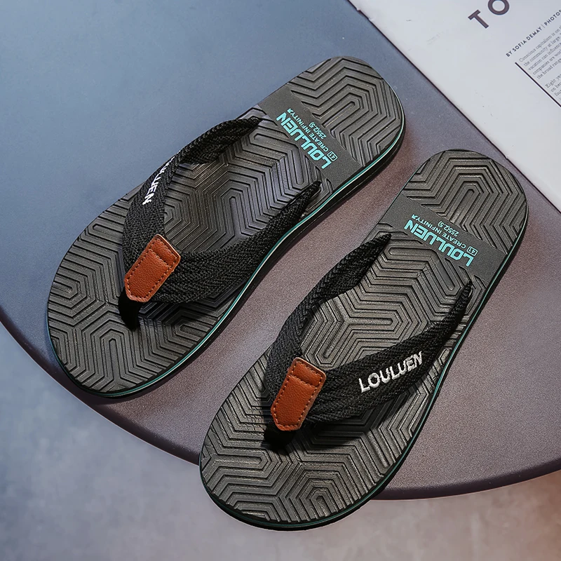 Men's new flip flops super comfortable and fashionable men's summer slippers classic version cool flip flops men's shoes beachs