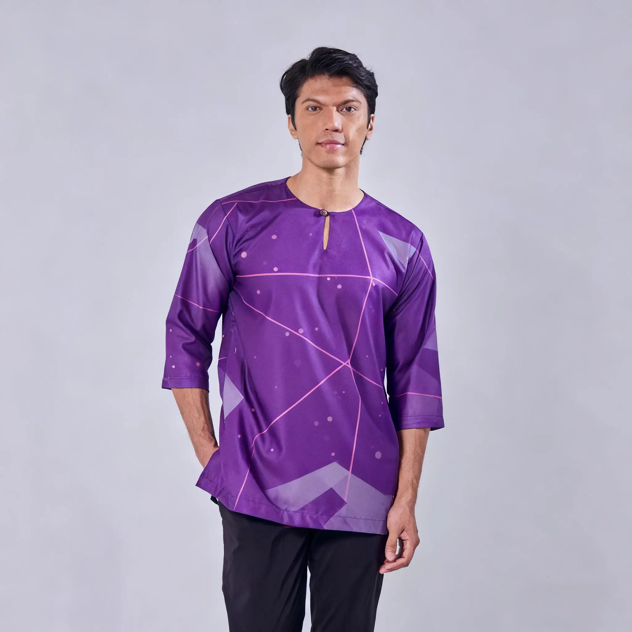 الرجال قميص مسلم بسيط تي شيرت غير رسمي نمط الطباعة العرقية قميص قصير الأكمام الوقوف طوق البرق رقيقة الملابس الإسلامية رجل