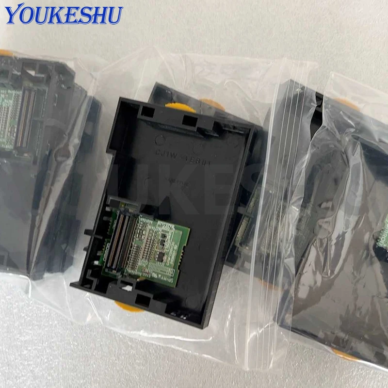 Novo inventário de ponto lógico programável original CJ1W-TER01