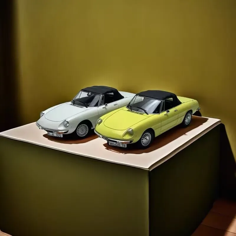 

1:18 Alfa Romeo 2000 Spider Alloy Classic Luxy Car Model Diecast Metal Retro Old Vehicles Car Model Simulation Children Toy Gift