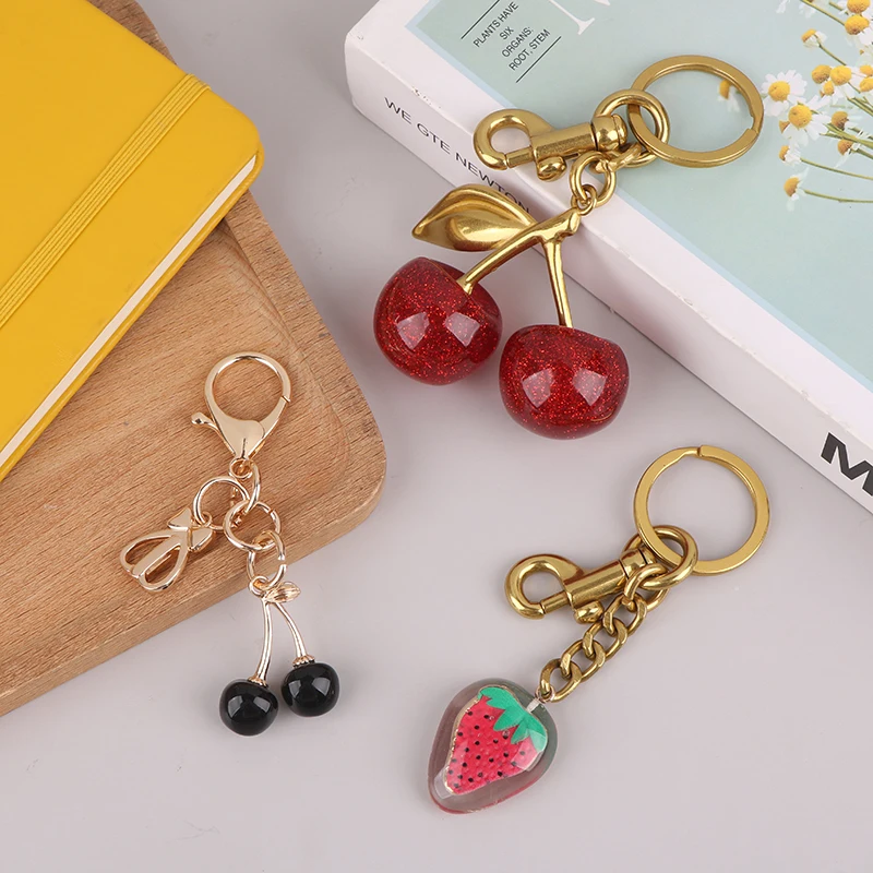 Crystal Cherry Pendant Keychain para mulheres, acessórios requintados do carro, celebridade Internet