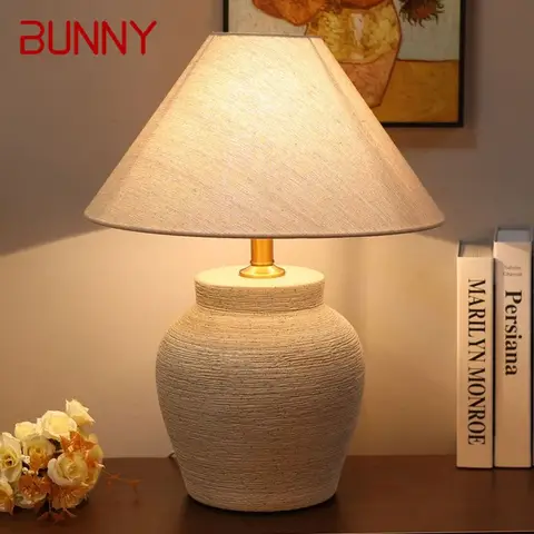 BUNNY 북유럽 세라믹 테이블 램프 현대 미술 거실 침실 연구 빌라 LED 독창성 책상 조명