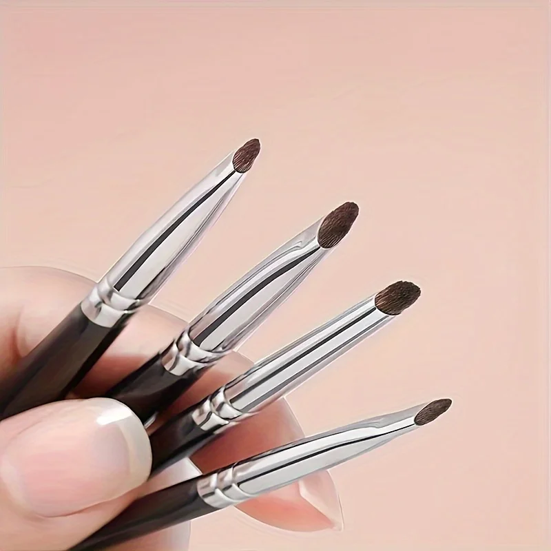 Set of 4 Elliptical Brushes with Horsehair Bristles for Eye Contouring and Eyeshadow Application  Suitable for Normal Skin Types
