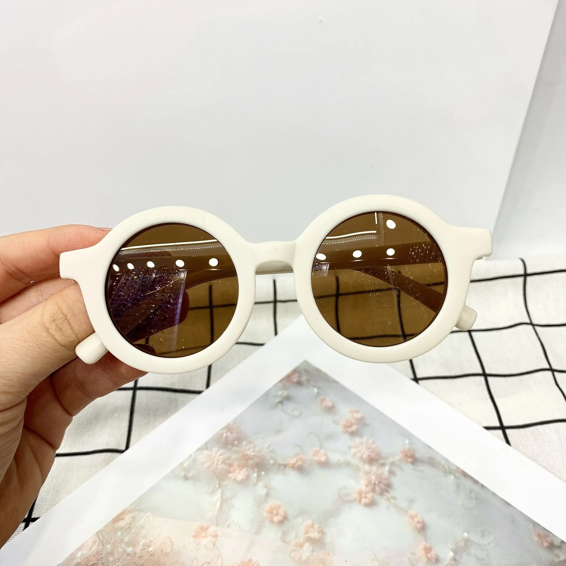 Sunglasses trendy kids Sunglasses Cute kids Sunglasses parent child frosted glasses new 1-8 year old baby decorative