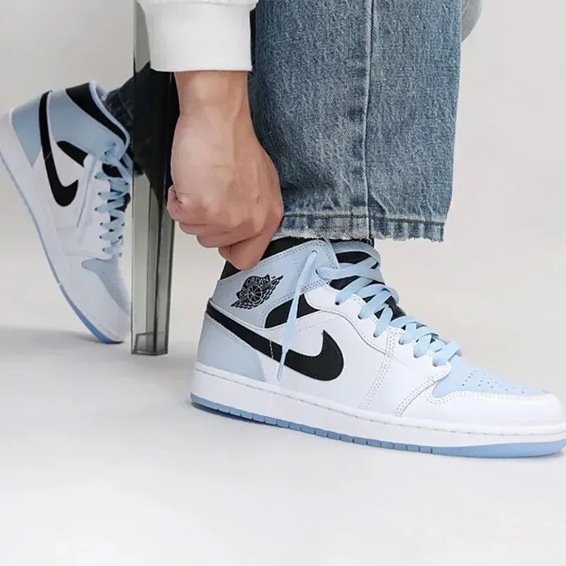 Jordan Air Jordan 1 Mid Athletic Comfort Trend Mid Top Retro Board Shoes Azul Blanco