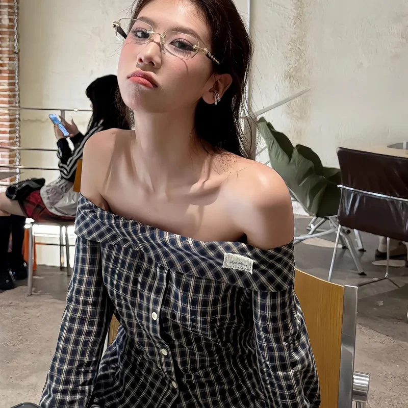 

Navy Plaid One-shoulder Slim Design Long-sleeved Shirt for Women New Autumn French Style