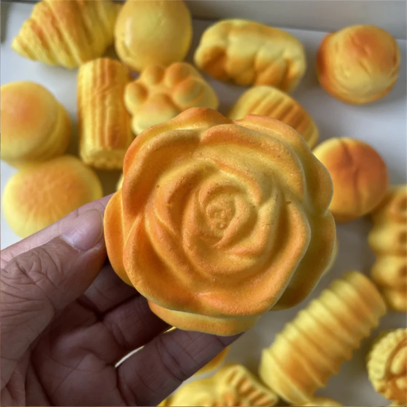 1PCS Stress Relief Toys for Kids Slow Rebound Squeezable Soft Simulated Food Bread Cake Milk Scented Squishy Toys for Children