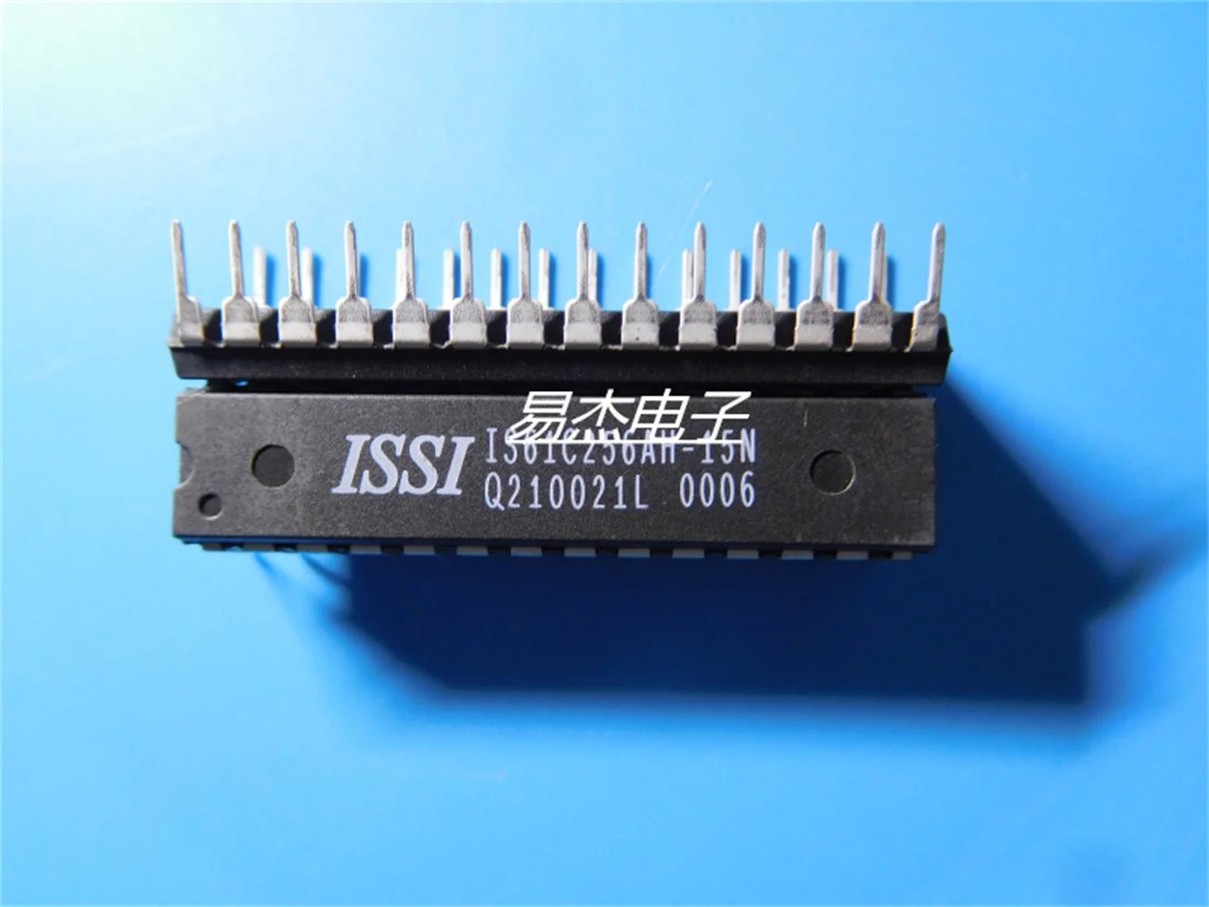 5PCS IS61C256AH-15N IS61C256AH IS61C256 DIP-28