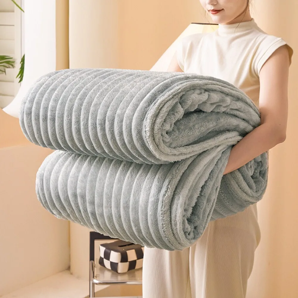 أرنب الفراء أفخم سميكة الحليب المخملية مخطط الفانيلا تكييف الهواء قيلولة بطانية للاستخدام لينة الدافئة المريحة السرير الأريكة في الهواء الطلق