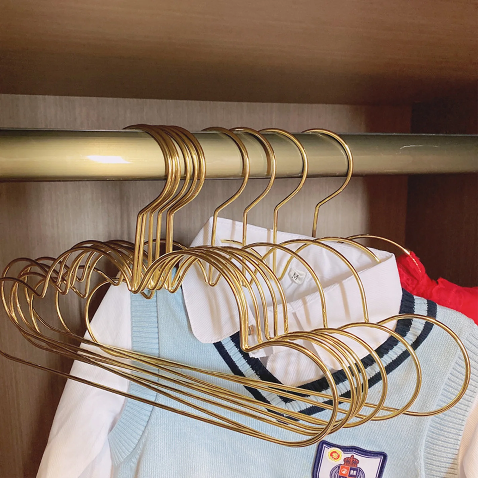 5pcs Cloud Shaped Hangers Golden Cute Childrens Clothes Hangers Kids Clothing Storage With Non Slip Design Laundry Drying Rack
