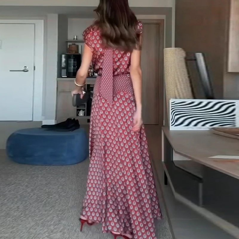 Elegant Temperament Vacation Outfit Casual Ribbon Sleeveless Top & Long Skirt Two Piece Set Retro Floral Print Satin Women Suit view 6