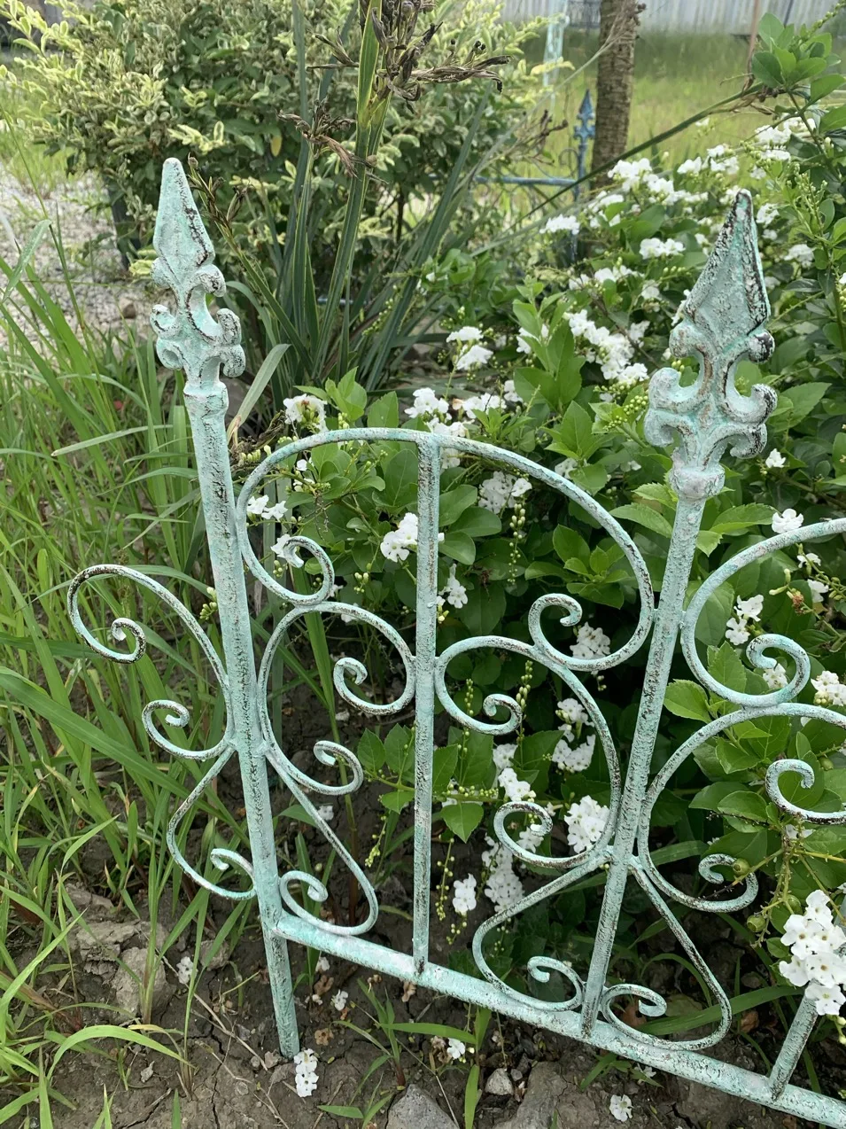 Timeless Elegance: Handcrafted Vintage Iron Garden Fence and Climbing Frame, 96W*64Hcm