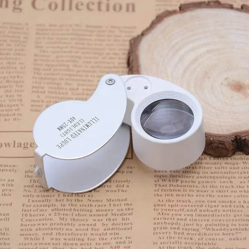 Лупа с подсветкой для оценки антиквариата и ювелирных изделий