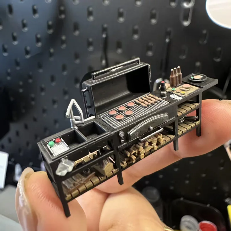 Nouveau produit : Modèle miniature de barbecue grand format 1/64, à assembler soi-même, pour la décoration de scène de modèles de voitures, la théorie de la réparation automobile et la collection de jouets