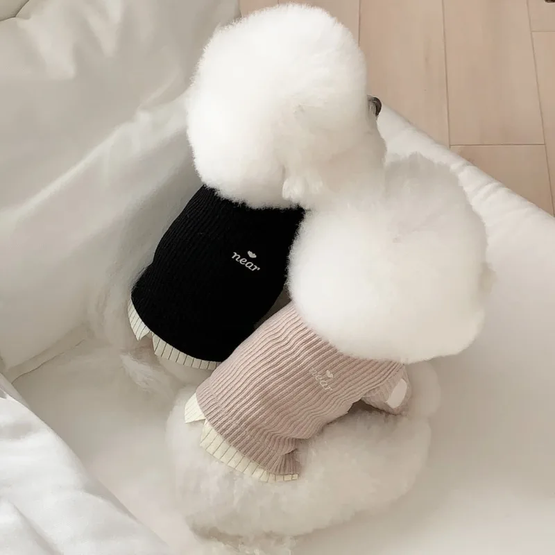 

Fashion Pomeranian Two-Piece Bottoming Shirt Set Winter Warmth Clothes for Pet Dogs Yorkshire Terrier Patchwork Embroidered Vest