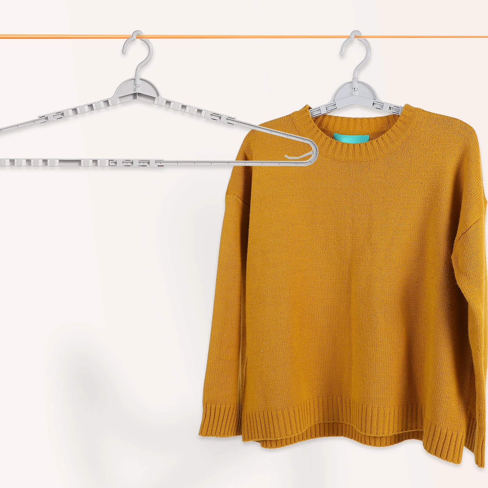 

4 pcs Retractable Clothes Hanger Multi-Functional Adjustable Extra Wide Hangers Pp Foldable For Bed Sheets Towels Coats