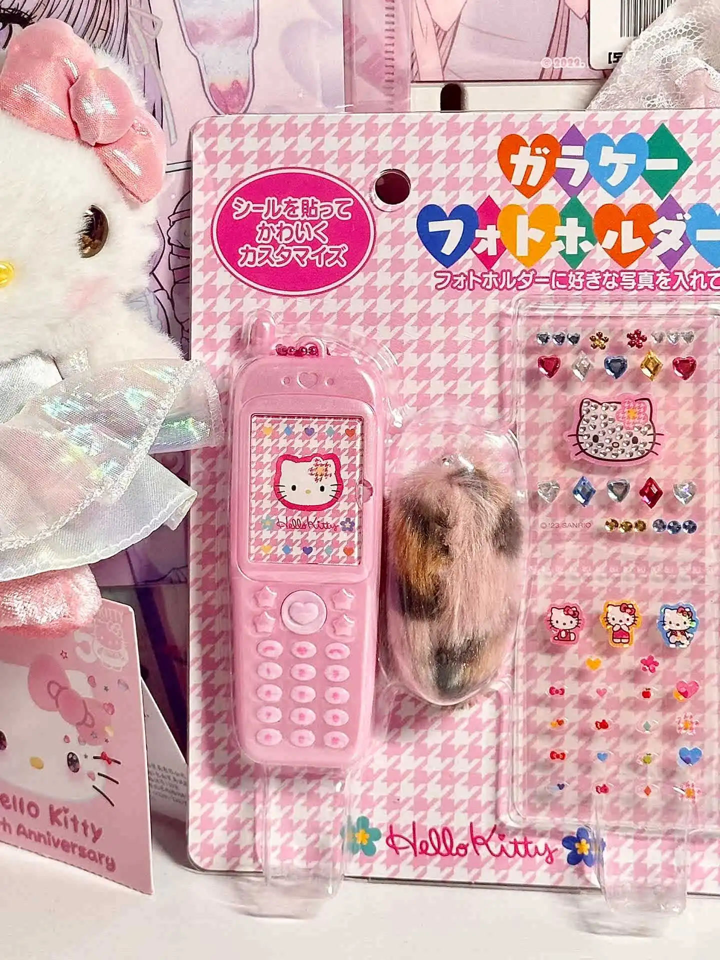 โมเดลโทรศัพท์มือถือแบบพับ Sanrio น่ารักเฮลโลคิตตี้คุโรมิของเล่นสติกเกอร์ DIY สำหรับผู้หญิงของฉันอุปกรณ์เสริมคอสเพลย์หัวใจสาวน่ารักฮาราจูกุสำหรับเป็นของขวัญเด็ก