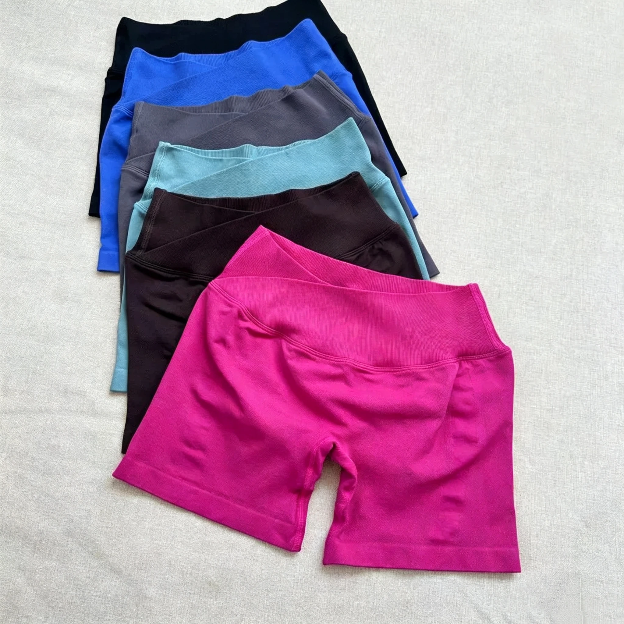 Nahtlose Damen-Leggings mit V-Taille und hoher Taille, Hüftstraffende, enge, schmal geschnittene Sporthose für Laufen und Training – Detail 9