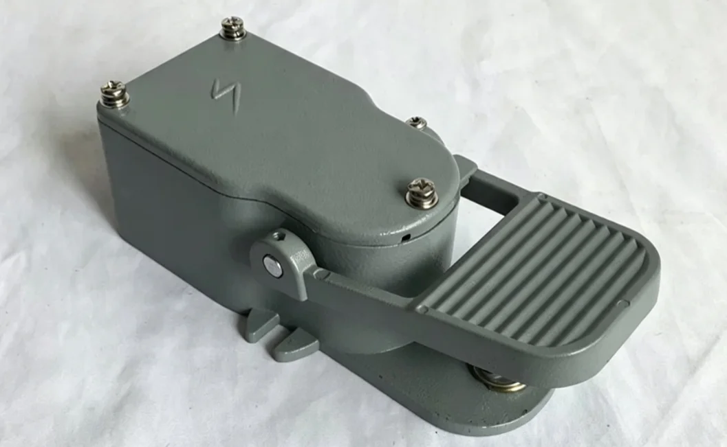 4.7k/10k/22K Potentiometer pedal switch speed governing foot switch frequency controller governor motor pedal switch