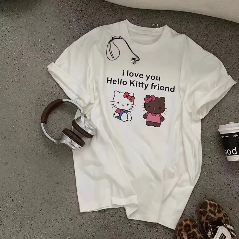 

Футболка Hello Kitty для девочек, студенческая футболка Sanrio с героями мультфильмов, женская милая летняя хлопковая футболка с короткими рукавами и принтом, свободный крой, очаровательный топ с круглым вырезом