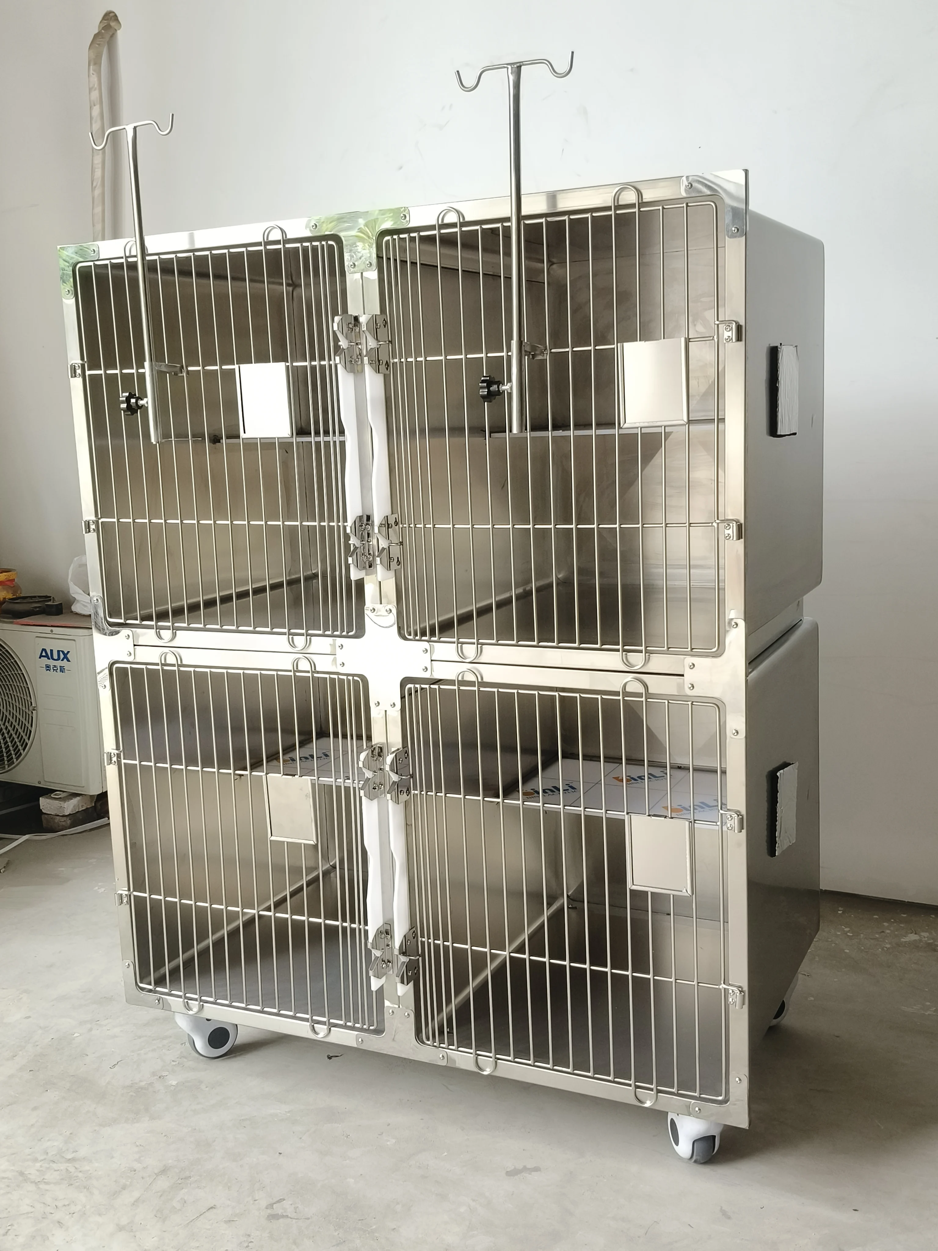 Solid Pattern Stainless Steel 304 Cat Kennel Modern Style Pet Cage for Cats Veterinary Pet Hospital Clinic
