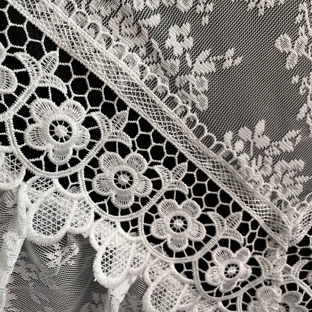 Embroidered Flower Pattern French Lace Tablecloth Non-slip Dust-proof Coffee Table Cover Decorative White Armchair Dust Cover